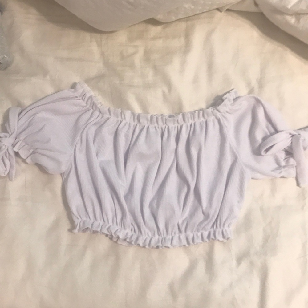 white puff sleeve blouse